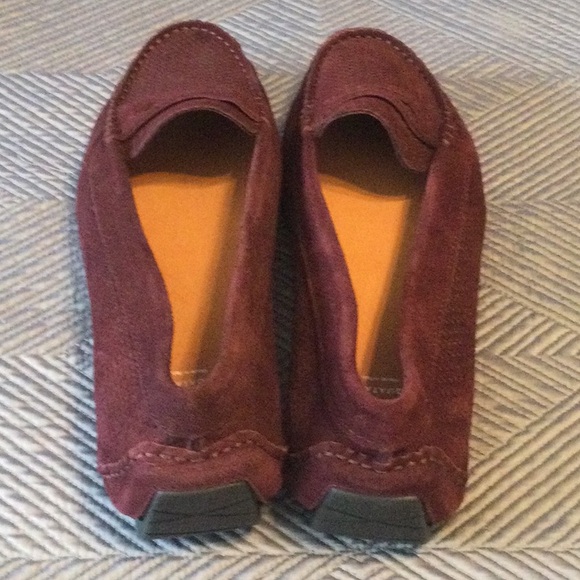 Aquatalia size 9.5 red (maroon) loafers for women. Condition is pristine. NWT - Picture 4 of 8